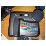 Sony MVC-FD73 Digital Mavica Camera - 10x Optical Zoom, 3.5-inch FD Disk Drive