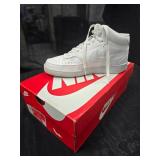 Nike Court Vision Mid NN Size 7 White (has some fraying on one side)