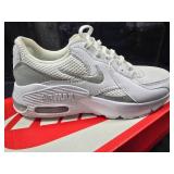 New Nike Air Max Excee White Size: 5