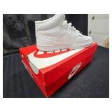 New Nike Court Vision Mid NN Size 7