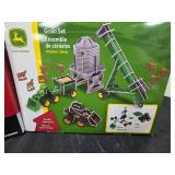 New Ertl Red Tractor and John Deere Grain Set