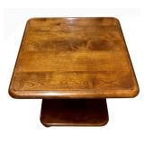 Vintage Ethan Allen American Traditional Square Accent Table / Vintage Ethan Allen Heirloom Nutmeg Maple Square Table
