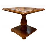 Vintage Ethan Allen American Traditional Square Accent Table / Vintage Ethan Allen Heirloom Nutmeg Maple Square Table