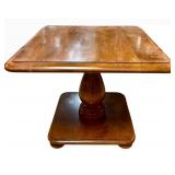 Vintage Ethan Allen American Traditional Square Accent Table / Vintage Ethan Allen Heirloom Nutmeg Maple Square Table