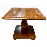 Vintage Ethan Allen American Traditional Square Accent Table / Vintage Ethan Allen Heirloom Nutmeg Maple Square Table