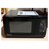 Magic Chef HM01110B 1.1 Cu Ft Countertop Microwave Oven