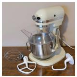 ML - KitchenAid Stand Mixer with 5-Quart Bowl & Attachments - Whisk, Paddle, Dough Hook