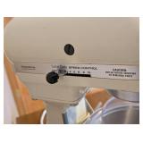 ML - KitchenAid Stand Mixer with 5-Quart Bowl & Attachments - Whisk, Paddle, Dough Hook