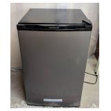 LS - Frigidaire FFPE45L2QM 4.5 cu ft Compact Refrigerator - Black
