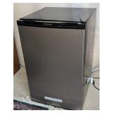 LS - Frigidaire FFPE45L2QM 4.5 cu ft Compact Refrigerator - Black