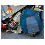 LR - LEGO Bricks Assortment Lot in Storage Bin - Mixed Colors & Parts