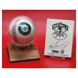 1996 Bleachers 23 Karat Gold Baseball Card of Seattle Mariners HOF Great "Ken Griffey Jr" with Ball