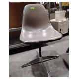 Herman Miller Chair (601201) Visible Herman Miller Mark