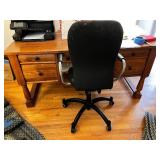 Broyhill Attic Heirlooms Wood Office Desk with Drawers