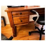 Broyhill Attic Heirlooms Wood Office Desk with Drawers