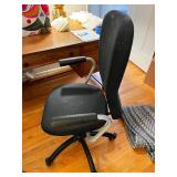 Broyhill Attic Heirlooms Wood Office Desk with Drawers