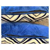 Throw Pillows - Blue Geometric Pattern (Lot of 2)