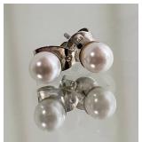 14K White Gold Pearl Stud Earrings