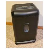 Staples Cross-Cut Paper Shredder - Model SPL-BXC152A