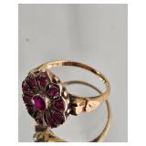 Vintage Art Deco Ruby Daisy Cluster Ring in 14K Gold (Approx. 2g)