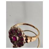 Vintage Art Deco Ruby Daisy Cluster Ring in 14K Gold (Approx. 2g)