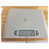 8mm Hanging Blue Pearl Pendant with Gold Mount