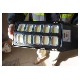 DEEPN Hykoont Model TW001 Solar Street Light New In Box