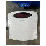 Bathroom Linens and Taylor Mechanical Scale Lot