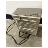 Dyna-Glo 40000 BTU Propane Heater and Titan Fan Forced Convection Heater Set