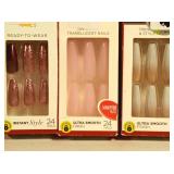 Kiss - Glue on Nails  (set of 3)