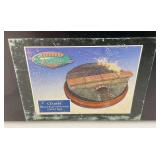 1:35 Th Scasle Model Dioramas For Smal Toy Soldiers "Berlin Street Corner" (Broken Pieces Present) And "Raised Road With Drainage Culvert Base (NIB)