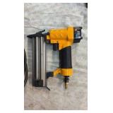 CENTRAL Pnuematic air brad nailer with hose