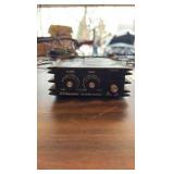 PYRAMID Car audio booste; (2) Vintage Cobra CB