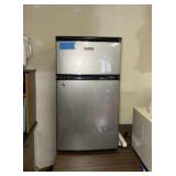 EMERSON  mini fridge.