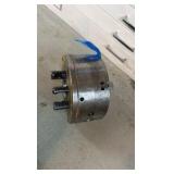 3-Jaw self-centering lathe chuck