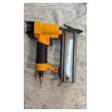 CENTRAL Pnuematic air brad nailer with hose