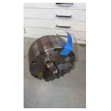 3-Jaw self-centering lathe chuck