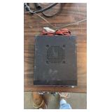 PYRAMID Car audio booste; (2) Vintage Cobra CB