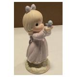 Precious Moments "sharing a gift of love" item#527114