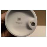 Precious Moments Figurine "You have touched so many hearts" Item#261084