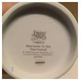 Precious Moments Figurine "What Better to Give Than Yourself" Item#487988