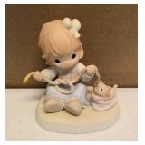 Precious Moments Figurine "Believe it or Knot, I luv you" item#487910