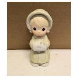 Precious Moments Figurine "Wishing you a cozy christmas" Item#102342