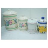 4 kitchen canisters