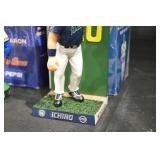 Hank Aaron Bobblehead & Ichiro Suzuki Bobblehead (Lot of 2)