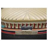 Minnesota Twins Bobblehead Set (4) & Mini-Mauer Box & Treasure Island Stadium Tin