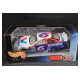 Hot Wheels Racing 1:24 Valvoline NASCAR Die-Cast Car Deluxe Edition