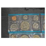 US Coins Collection in 2x2 Flips - Assorted Pennies, Nickels, Dimes & Quarters Lot Of 22