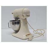Working KITCHENAID Mixer w/Accessories