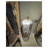 100# propane tank